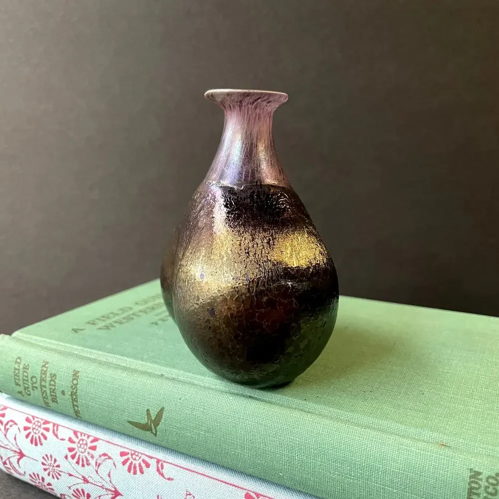 Kosta Boda Bertil Vallien Volcano Vase Buttocks Iridescent Signed